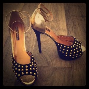Cute black/gold pumps
